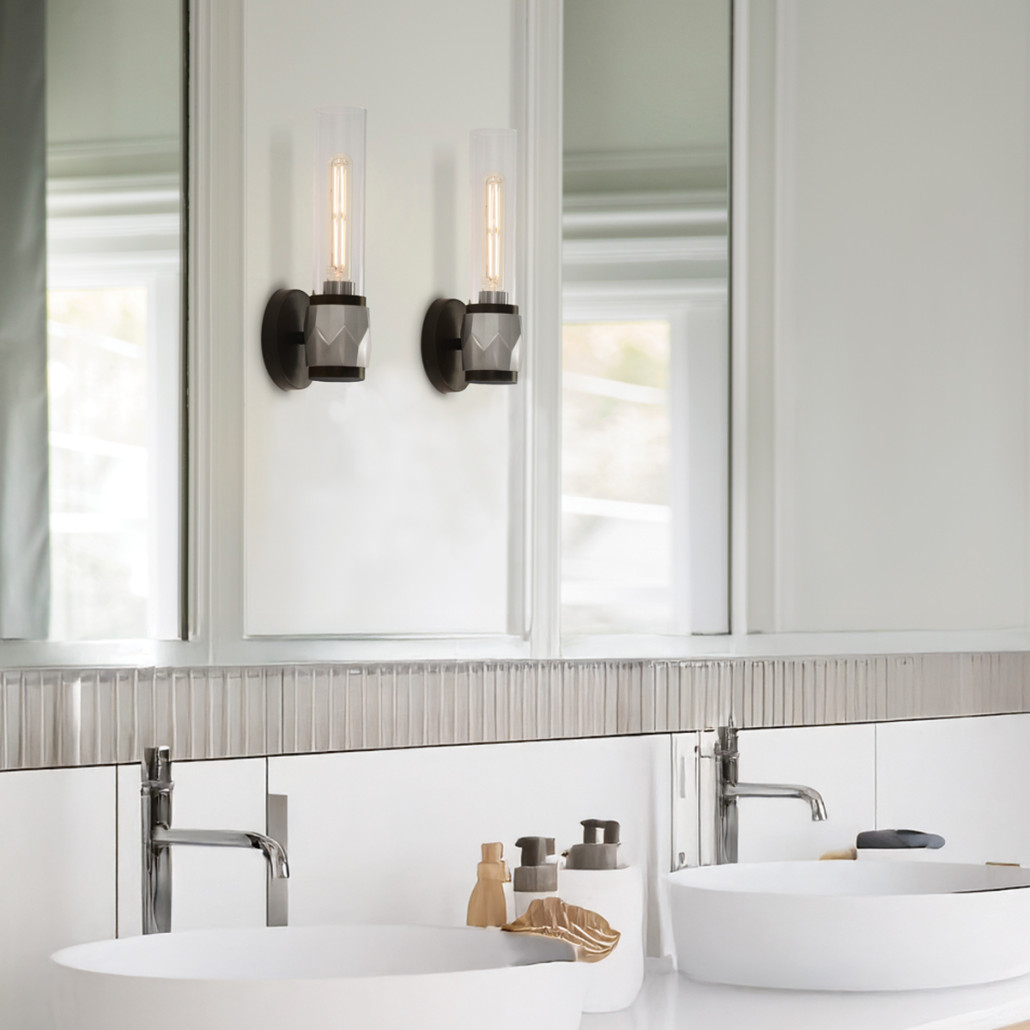 Бра для ванных комнат с прозрачным стеклянным плафоном в форме цилиндра Hinkley