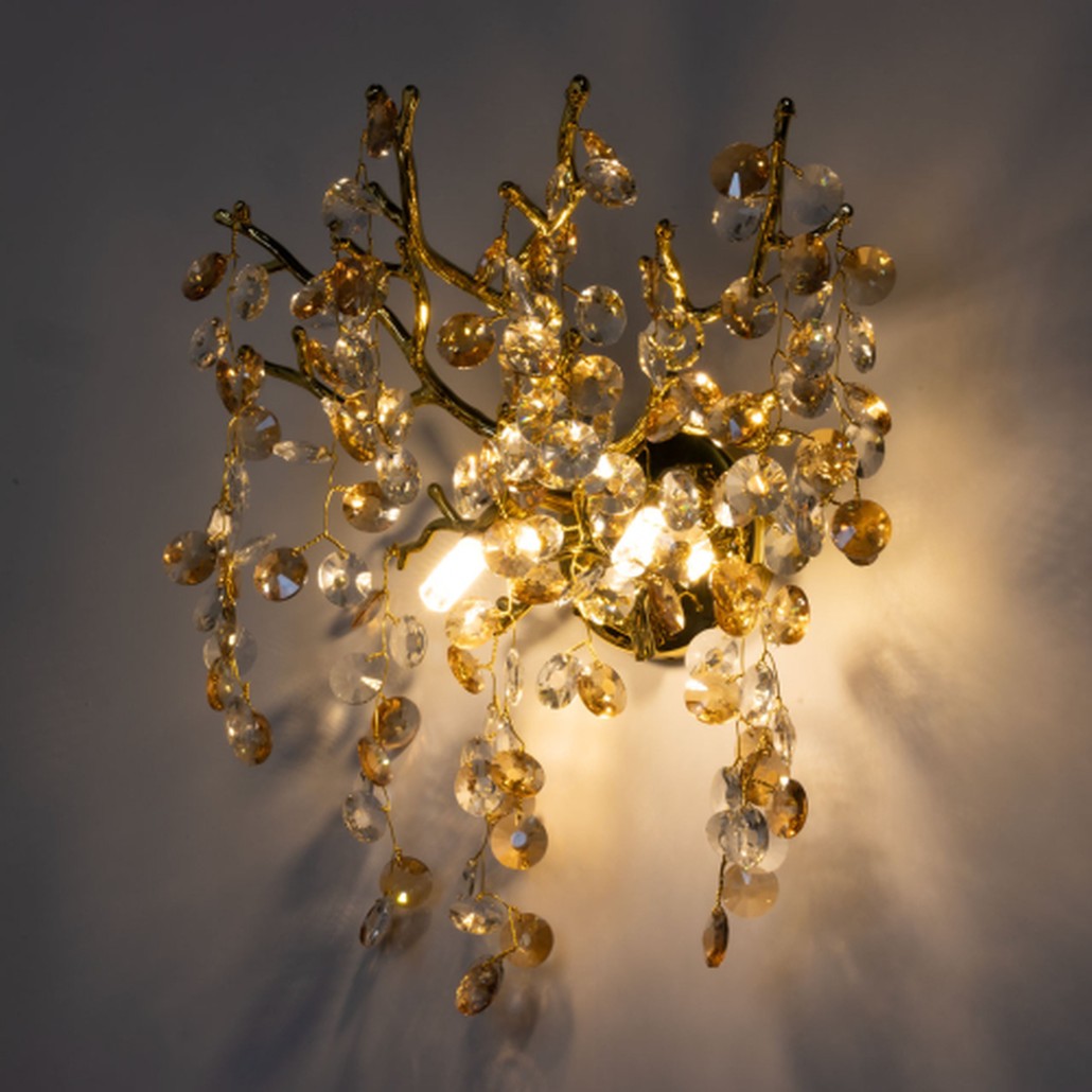 Бра золотого цвета с ветвями и прозрачными хрустальнымих подвесками Droplet Chandelier