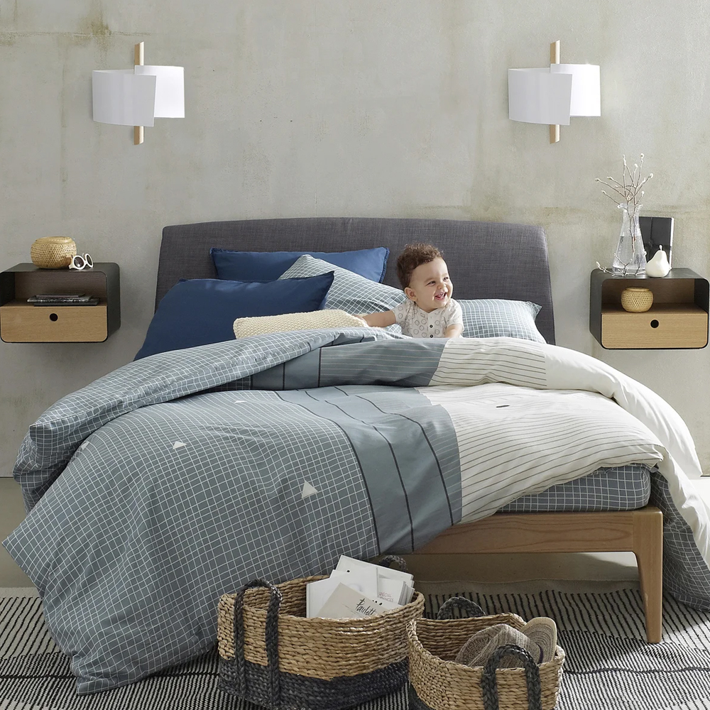 Бра из металла и дерева Ruell White Metal Wooden Wall Lamp