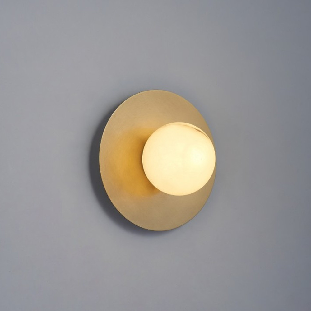 Бра круглое с плафоном из натурального камня на латунном основании Cryptocrystalline Stone