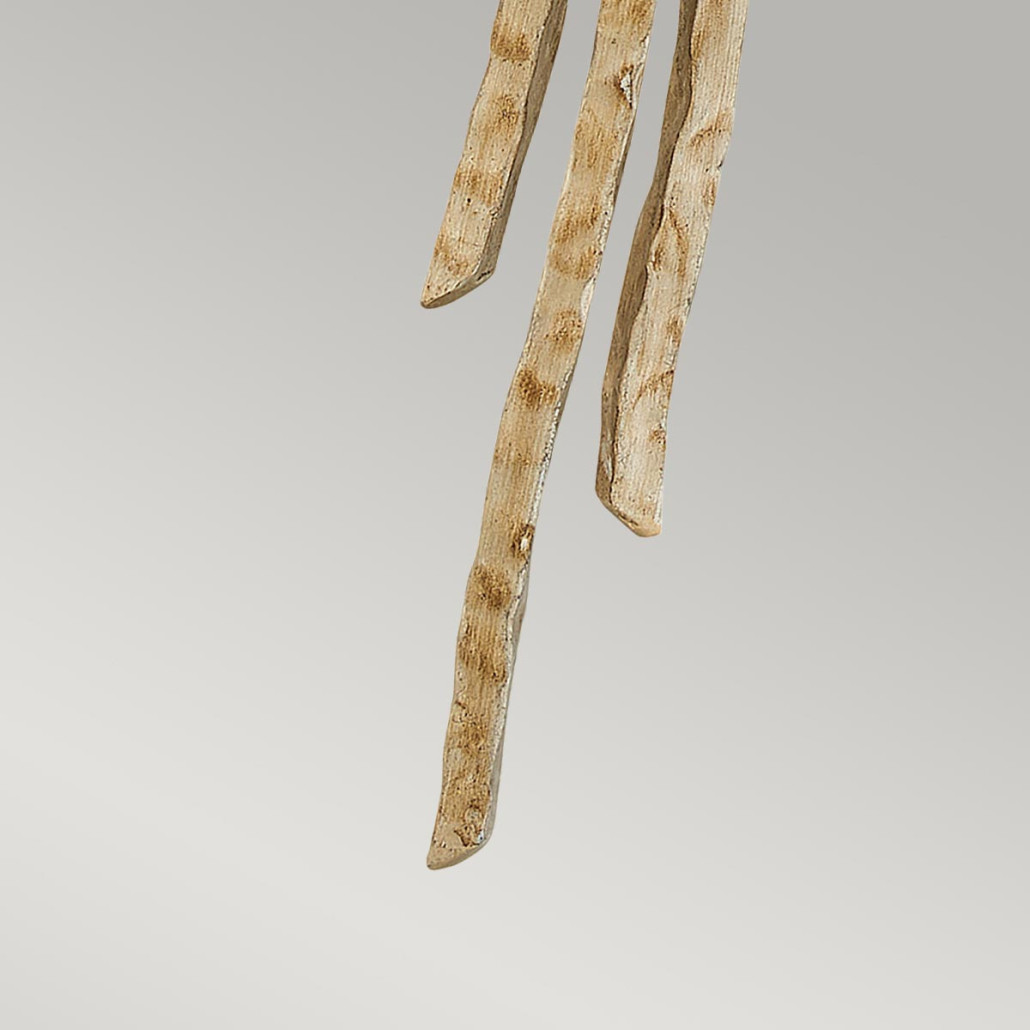 Бра с белым абажуром и элементами в виде натуральных веток Hinkley