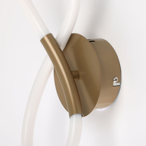 Бра с белым плафоном в форме восьмерки и круглым основанием Luke Lampco Tracer Lamp