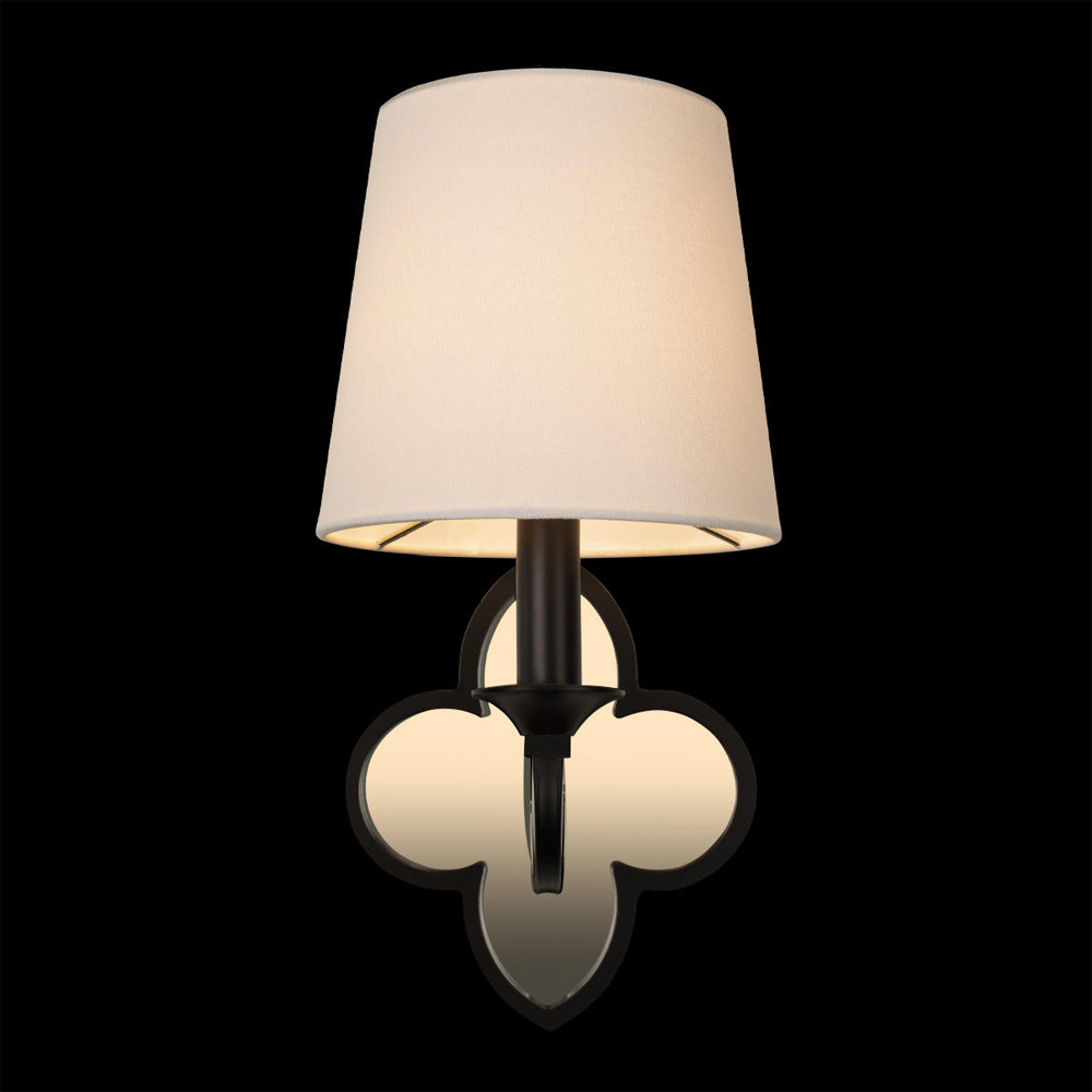 Бра с белым текстильным абажуром и декоративным основанием в виде четырехлистника с зеркальной вставкой Vitorino