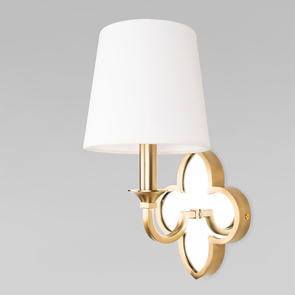 Бра с белым текстильным абажуром и декоративным основанием в виде четырехлистника с зеркальной вставкой Vitorino