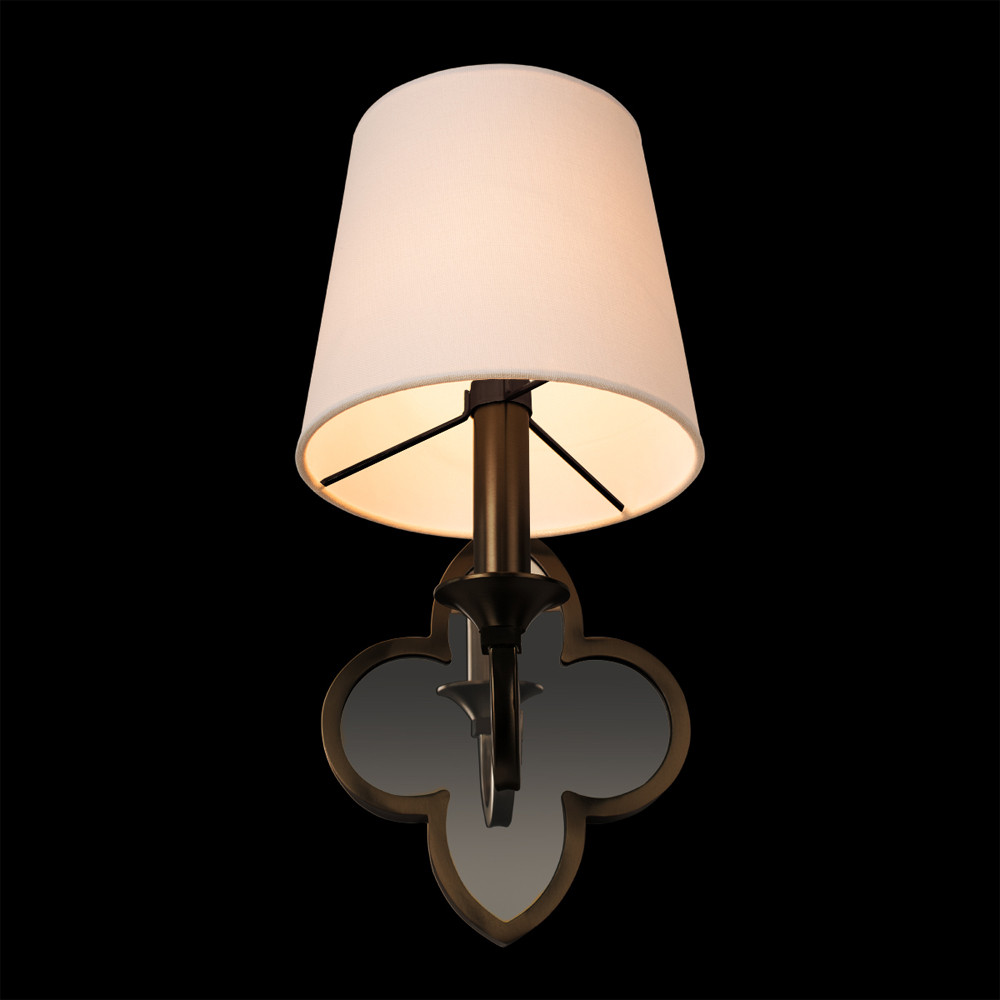 Бра с белым текстильным абажуром и фигурным основанием с зеркальной вставкой Vitorino