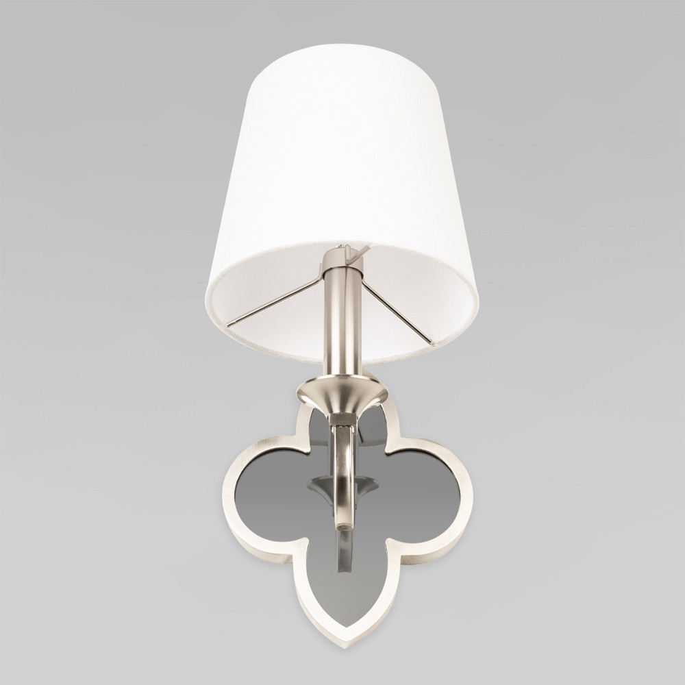 Бра с белым текстильным абажуром и фигурным основанием с зеркальной вставкой Vitorino