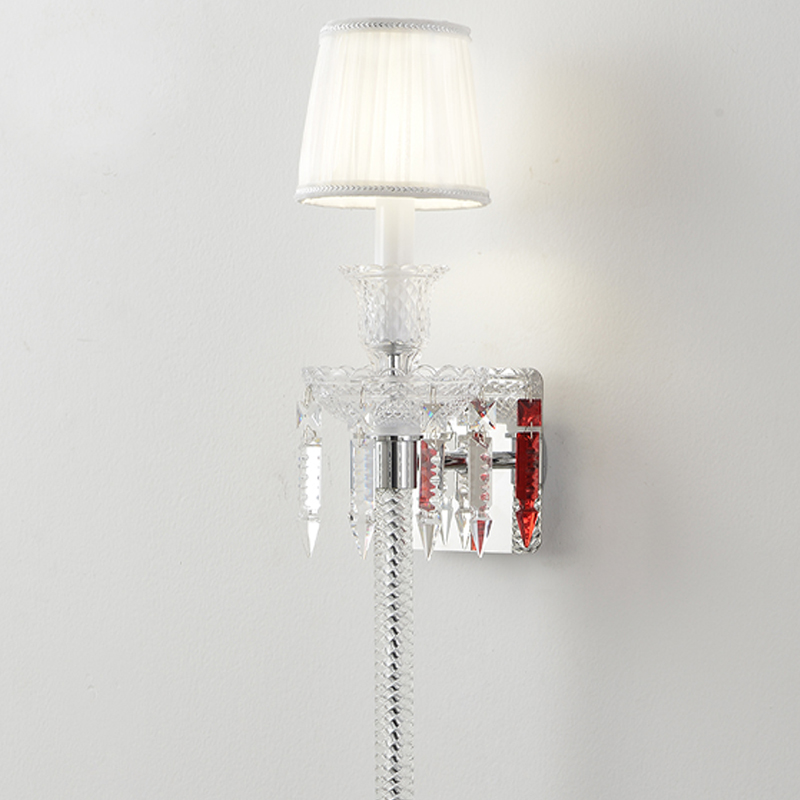 Бра с белым текстильным абажуром и хрустальными подвесками с декоративной кисточкой Lustre Reverie