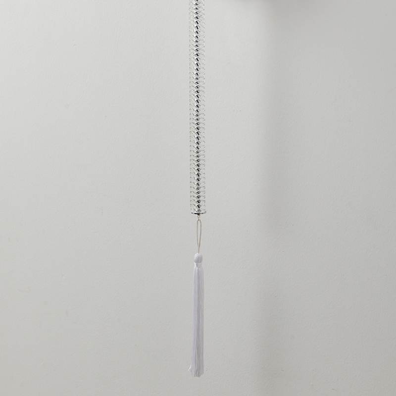 Бра с белым текстильным абажуром и хрустальными подвесками с декоративной кисточкой Lustre Reverie