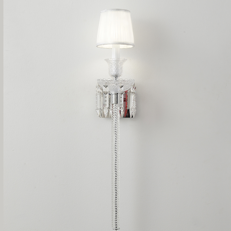 Бра с белым текстильным абажуром и хрустальными подвесками с декоративной кисточкой Lustre Reverie