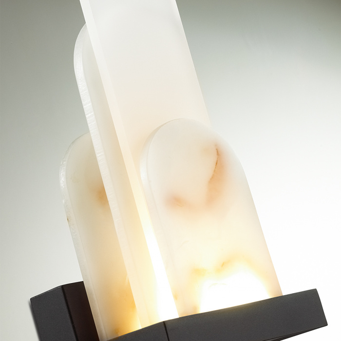 Бра с белыми вертикальными элементами Alabaster Totem