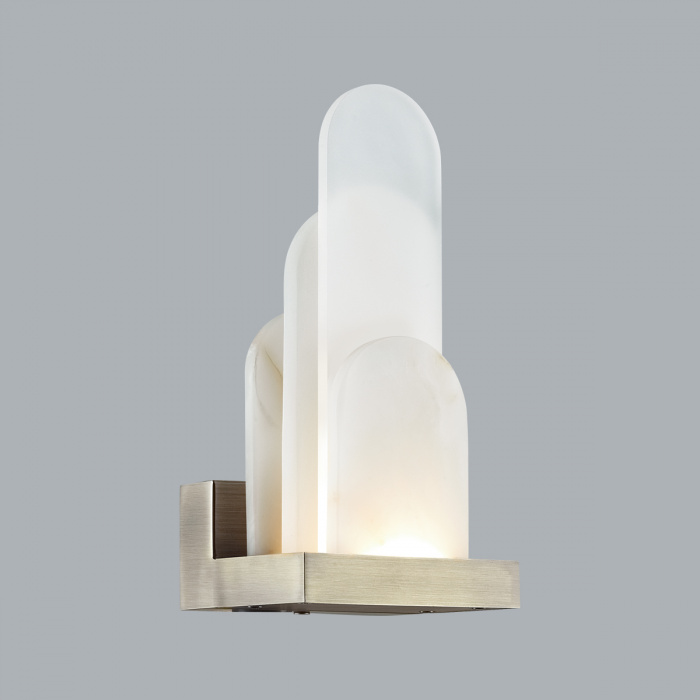 Бра с белыми вертикальными элементами Alabaster Totem