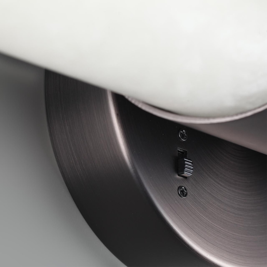 Бра с вытянутым цилиндрическим плафоном из белого алебастра на круглом основании Темная Латунь Cryptocrystalline Stone