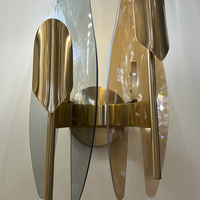 Бра с двумя плафонами дымчатого и янтарного цвета Vertical Glass