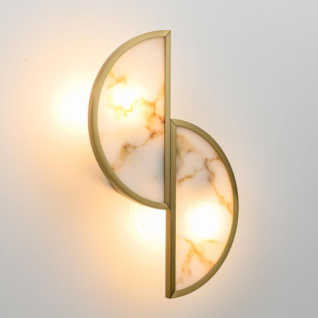 Бра с двумя полукруглыми плафонами из искусственного алебастра в бронзовой оправе Marbella