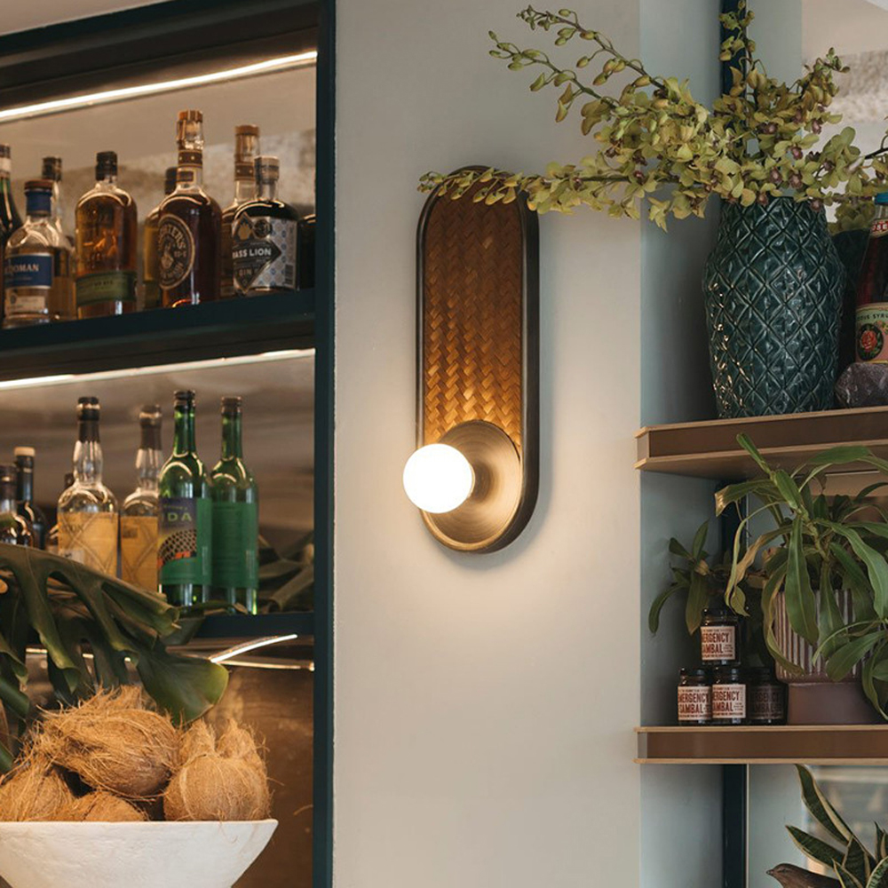 Бра с декором из плетеного бамбука Wicker Oval Lamp