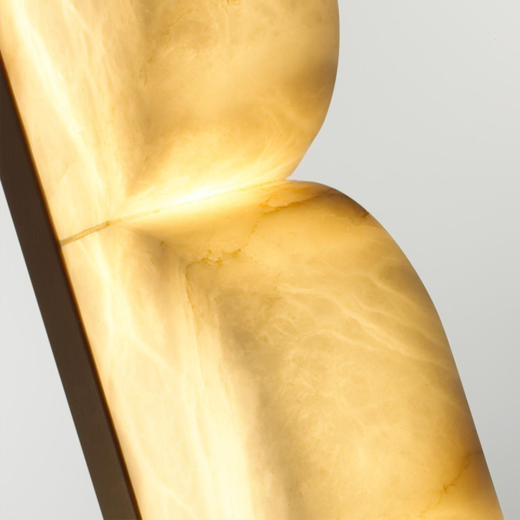 Бра с изогнутым плафоном из белого алебастра на прямоугольном основании Cryptocrystalline Stone