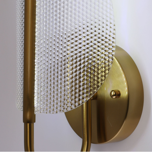 Бра с изогнутым рельефным плафоном Textured Glass