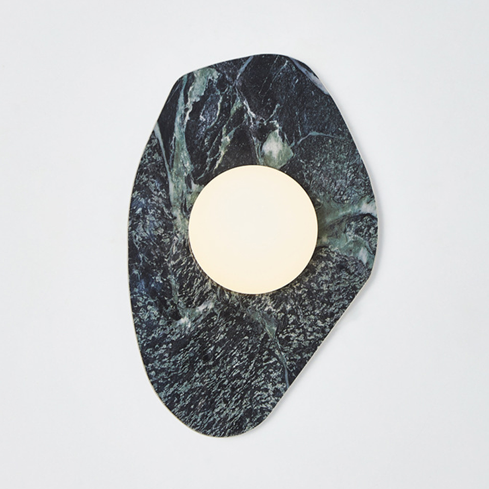 Бра с каменным основанием и плафоном из стекла в форме шара Shaw Marble Lighting