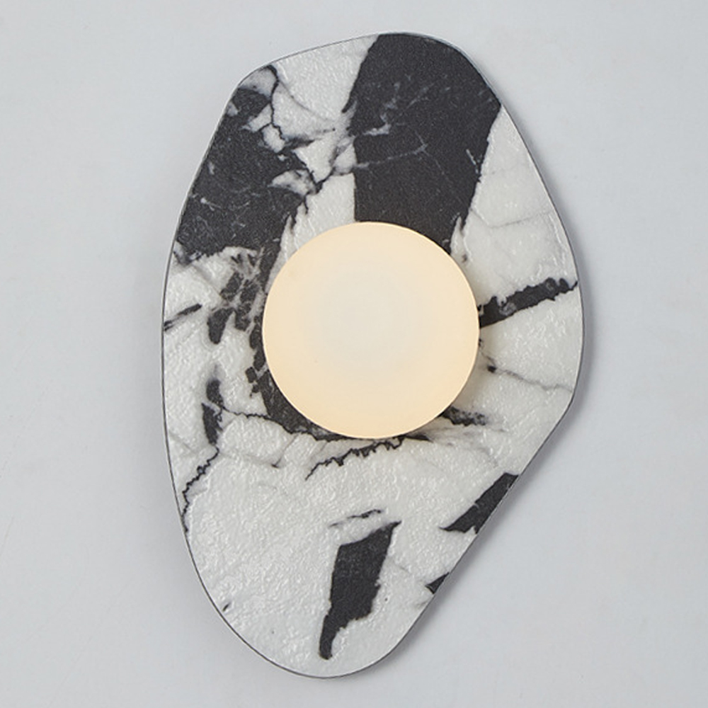 Бра с каменным черно-белым основанием и плафоном из стекла Shaw Marble Lighting