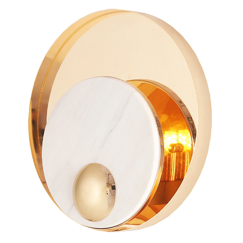 Бра с круглым плафоном из белого мрамора и золотистым металлическим обрамлением  Ginger & Jagger