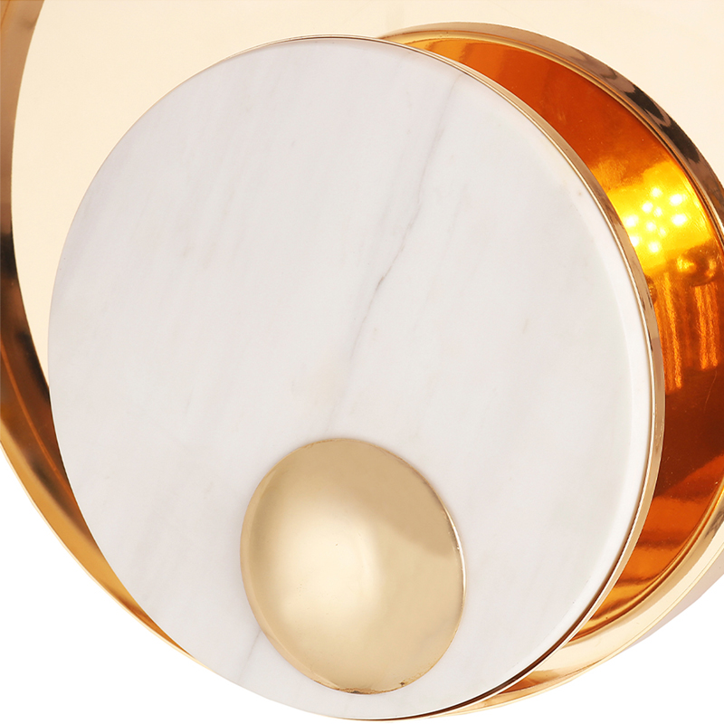 Бра с круглым плафоном из белого мрамора и золотистым металлическим обрамлением  Ginger & Jagger