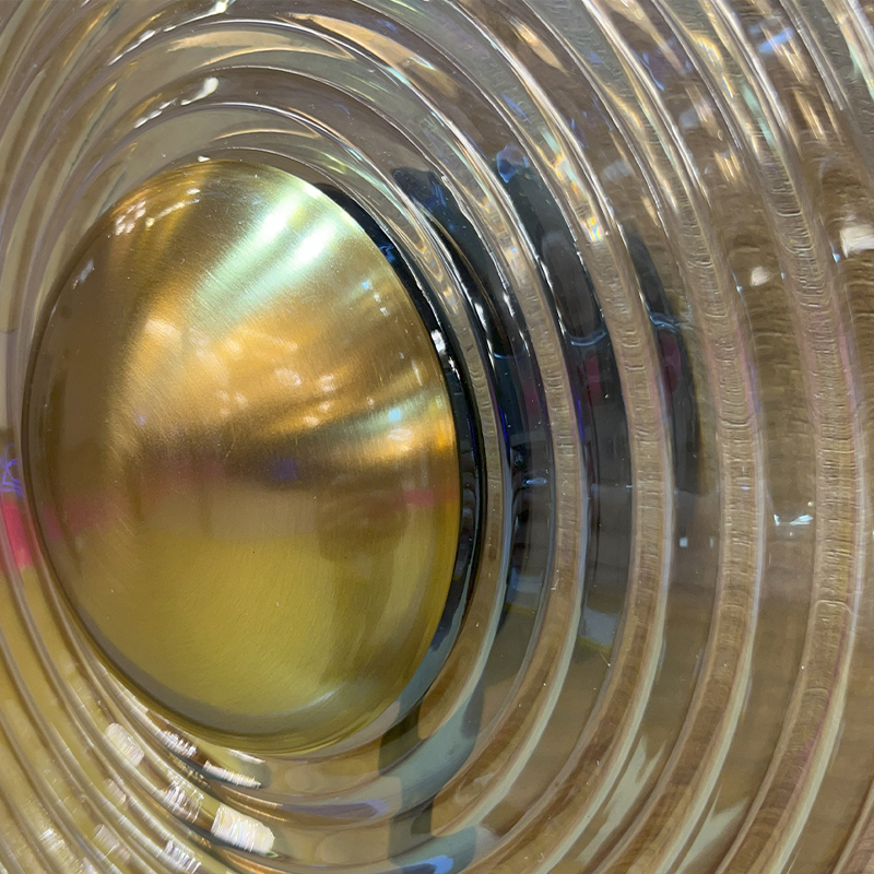 Бра с круглым рифленым плафоном янтарного цвета Savio Glass Disc Light