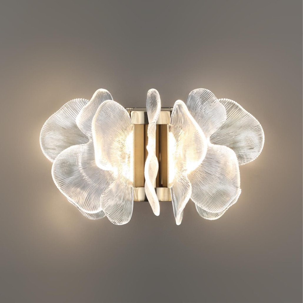 Бра с крупными прозрачными лепестками с рельефной поверхностью Ethereal Bloom