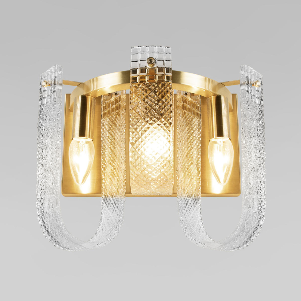Бра с металлическим основанием золотого цвета и хрустальными подвесками Textured Glass
