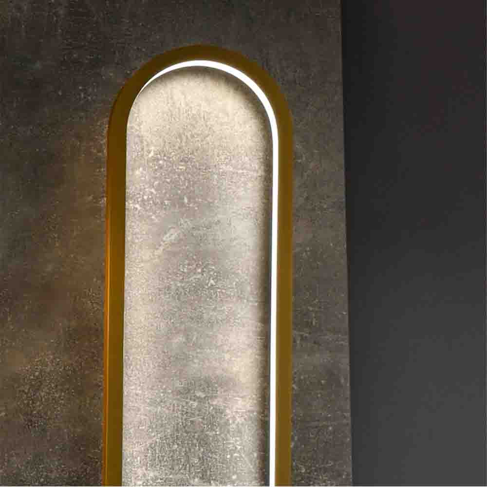 Бра с овальной рамойцвета латунь и черным кругом в центре Midnight Orbit