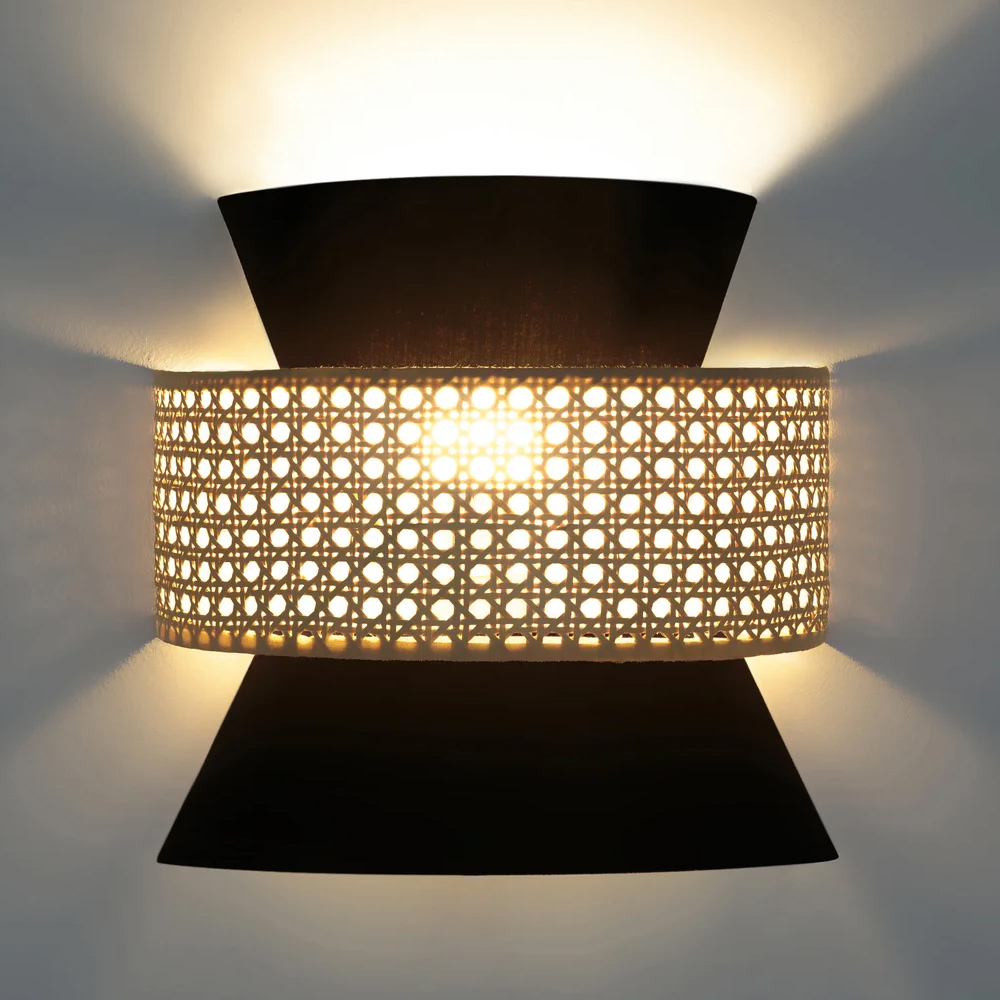 Бра с плетеным декором из ротанга Bonnie Wicker Black Wall Lamp