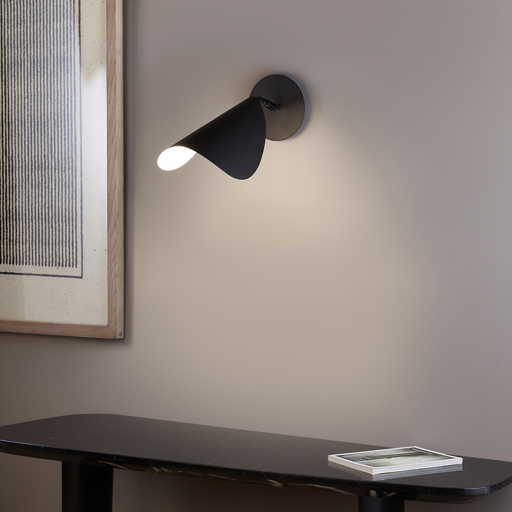 Бра с поворотным плафоном Aracea Black Wall Lamp