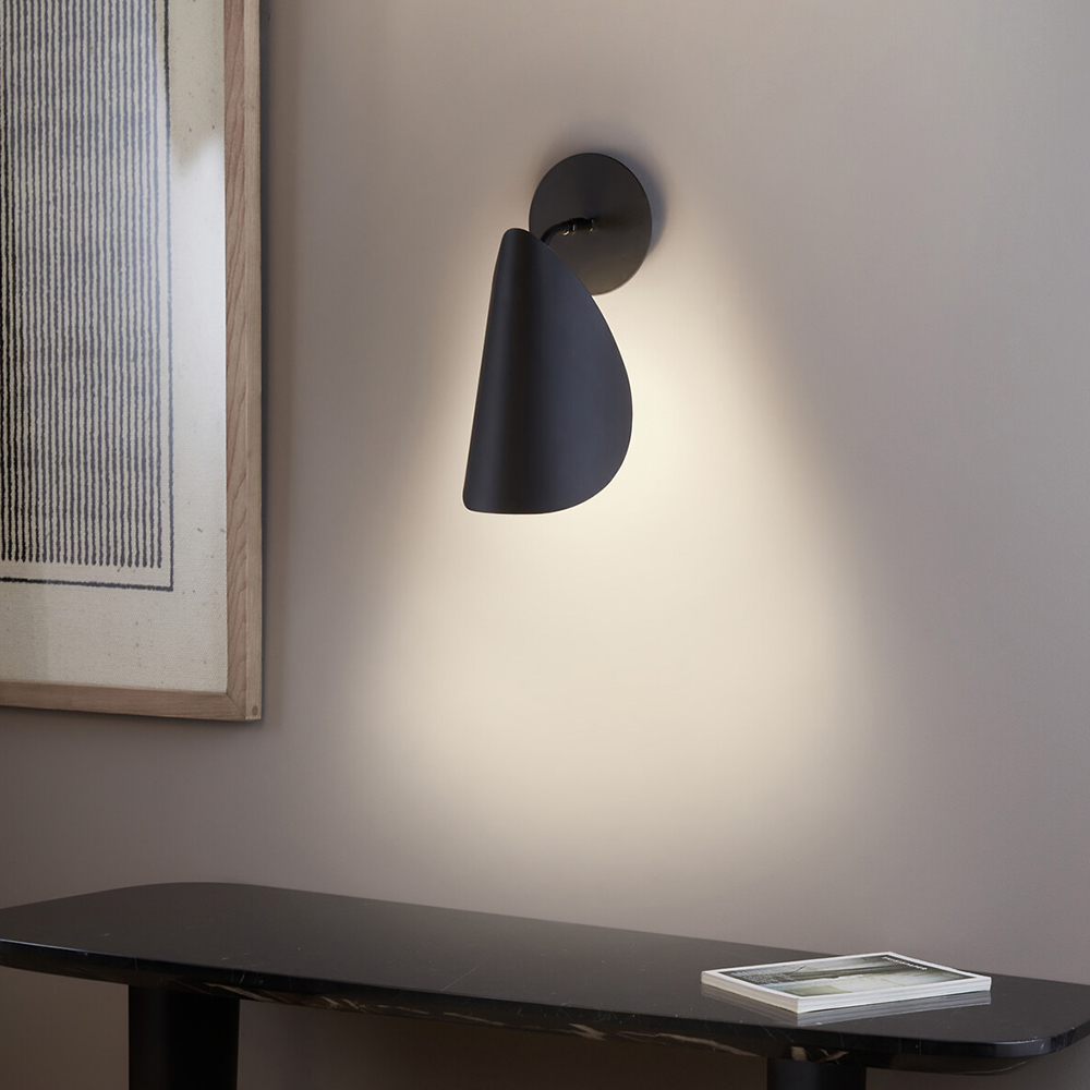 Бра с поворотным плафоном Aracea Black Wall Lamp