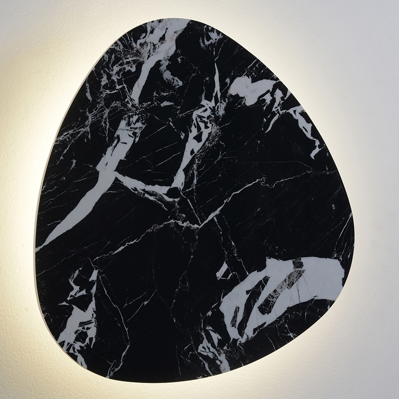 Бра треугольной формы из искусственного мрамора черного цвета Длина 47 см Ginger & Jagger