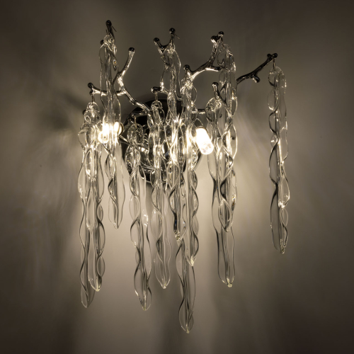 Бра цвета хром с ветвями и прозрачными стеклянными подвесками в виде вытянутых спиральных капель Droplet Chandelier