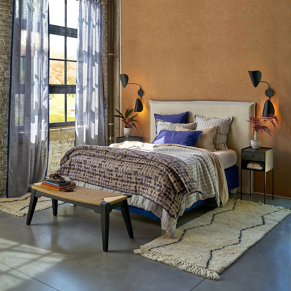 Бра черного цвета Aracea