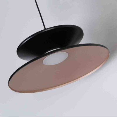 Бра черного цвета с двойным абажуром в форме конусов Obsidian Touch