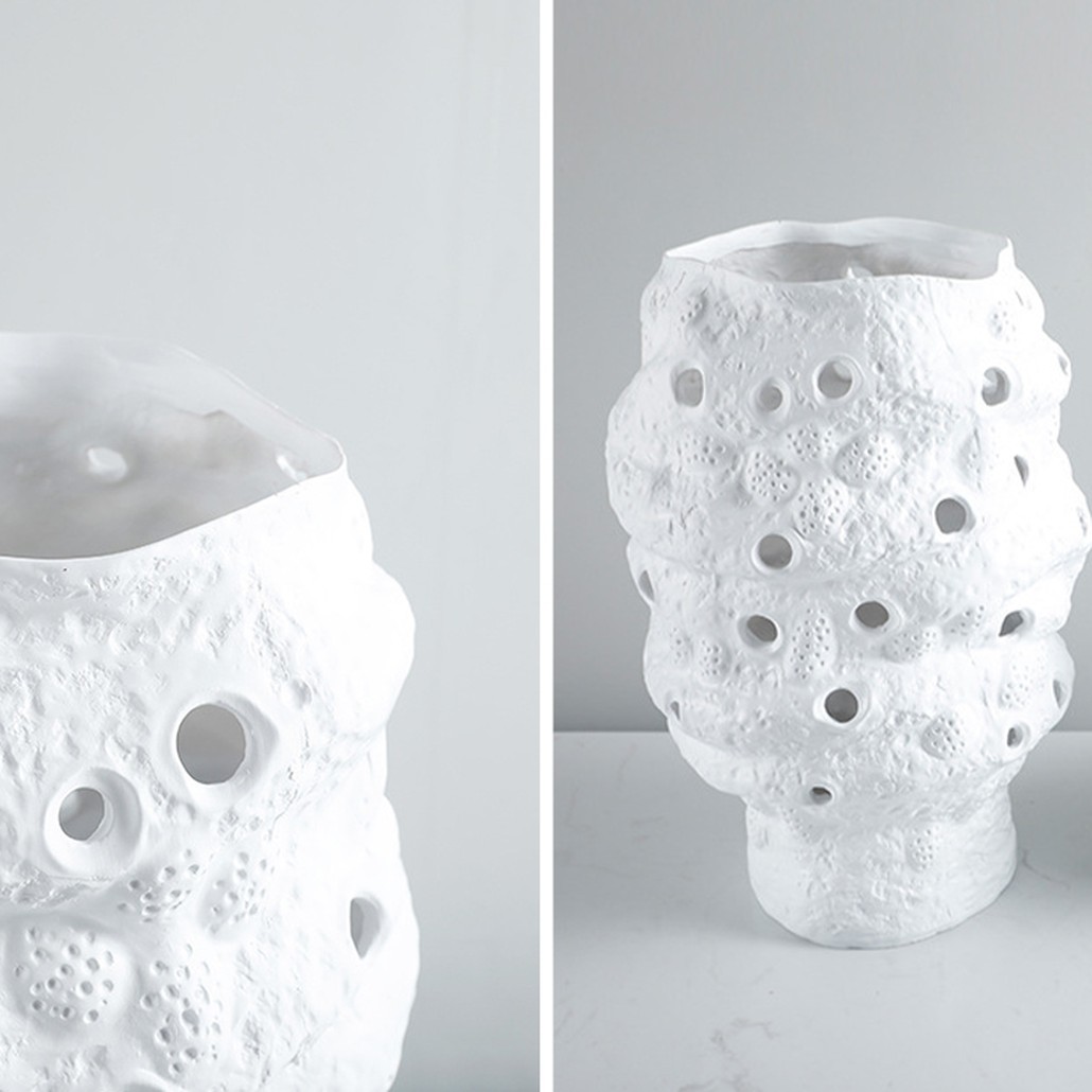 Ваза белая Rie White Vase S