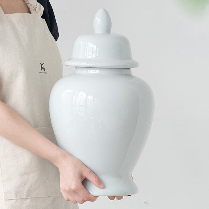 Ваза белая с крышкой однотонная Chinoiserie Ceramics