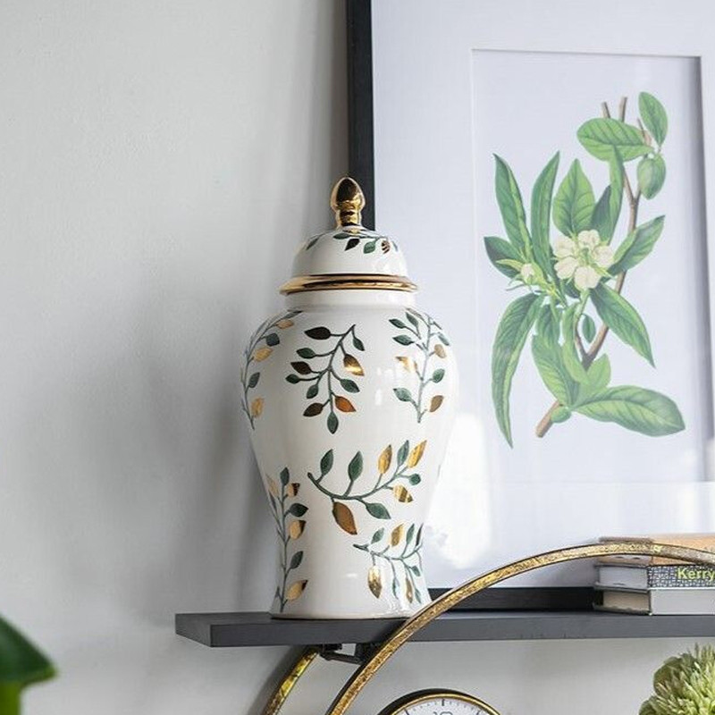 Ваза белая с крышкой с рисунком зеленых и золотых листьев 40 см Chinoiserie Ceramics