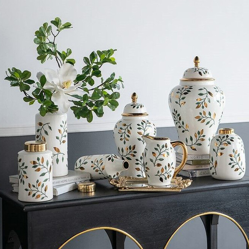 Ваза белая с крышкой с рисунком зеленых и золотых листьев 48 см Chinoiserie Ceramics