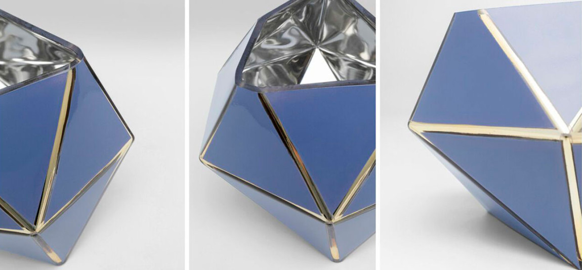 Ваза голубая Geometric projection