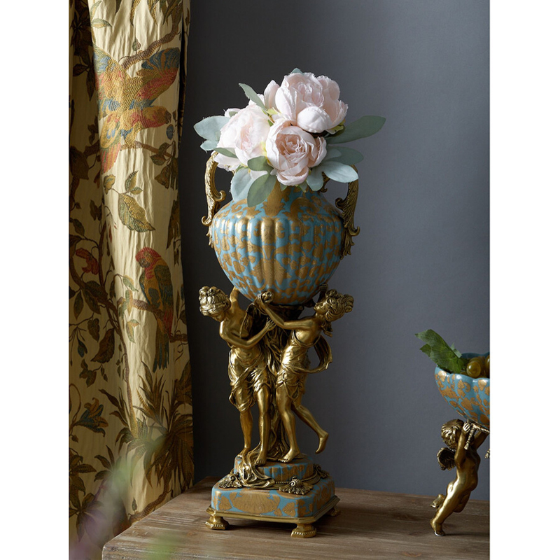 Ваза голубого цвета из фарфора с золотым растительным орнаментом и бронзовыми фигурками женщин Eden Garden porcelain and bronze