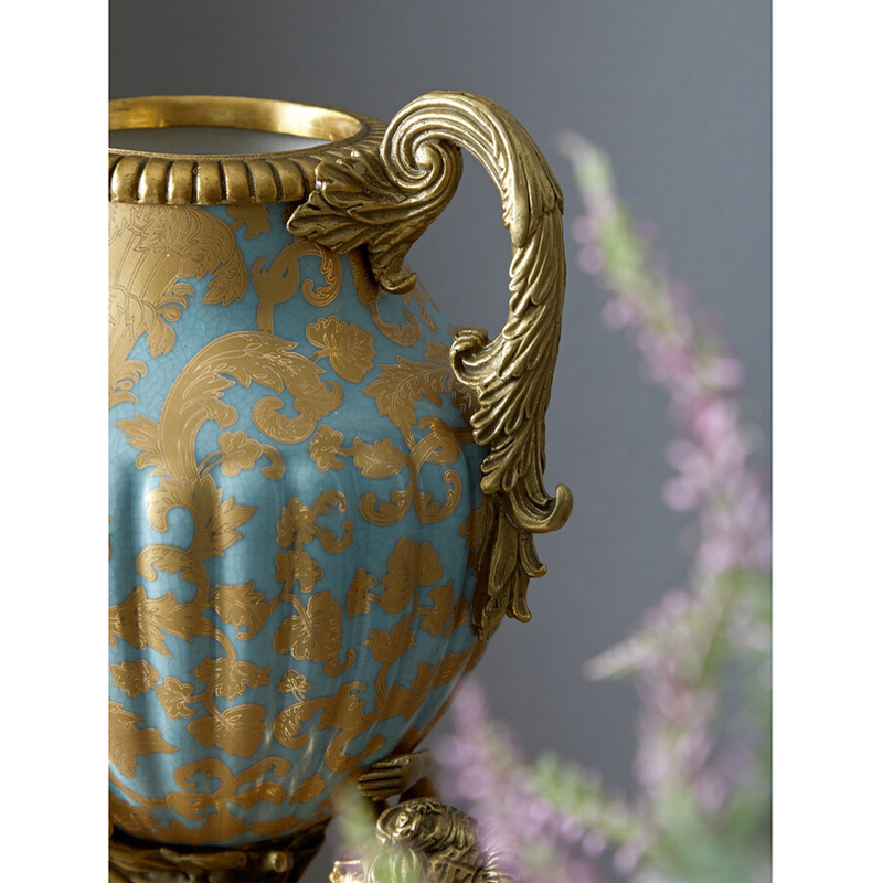 Ваза голубого цвета из фарфора с золотым растительным орнаментом и бронзовыми фигурками женщин Eden Garden porcelain and bronze