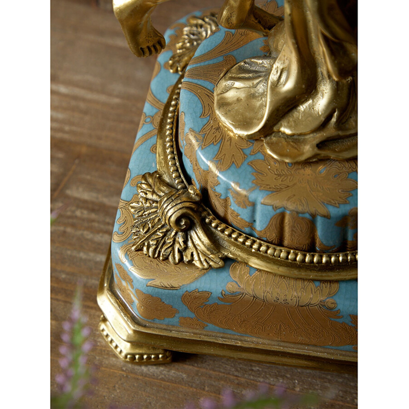 Ваза голубого цвета из фарфора с золотым растительным орнаментом и бронзовыми фигурками женщин Eden Garden porcelain and bronze