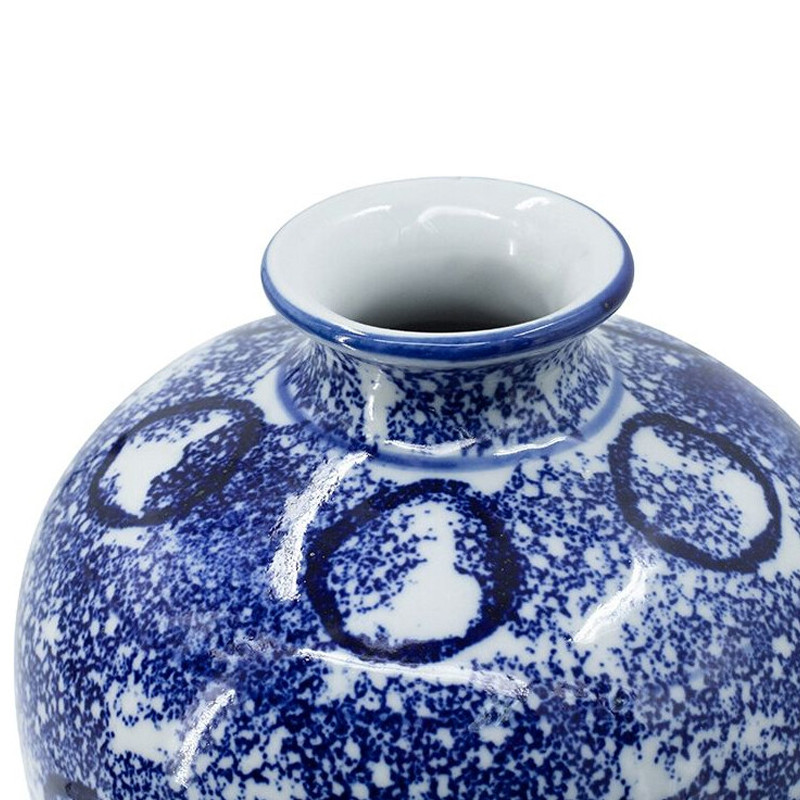Ваза из фарфора сине-белого цвета Blue & White Ornament