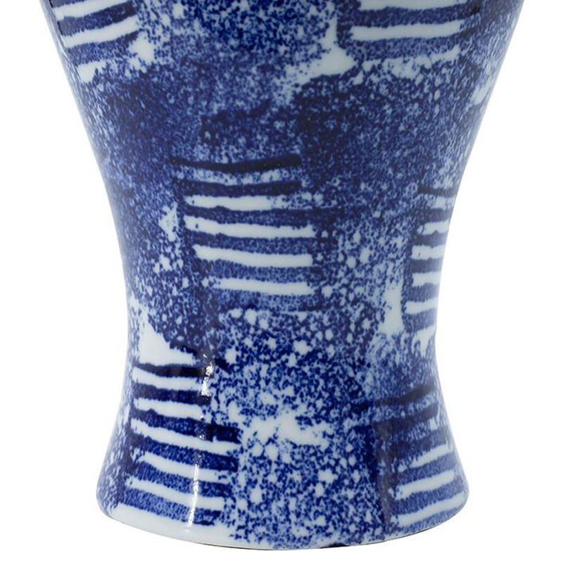 Ваза из фарфора сине-белого цвета Blue & White Ornament