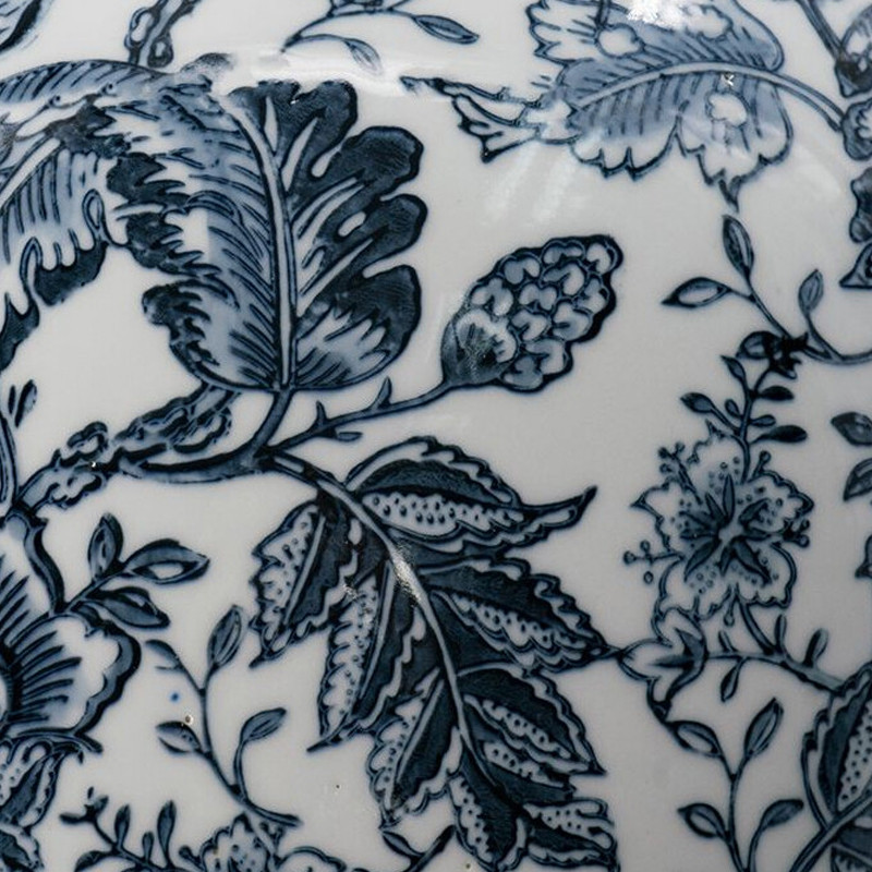 Ваза с классическим узором шинуазри синего цвета Blue & White Ornament