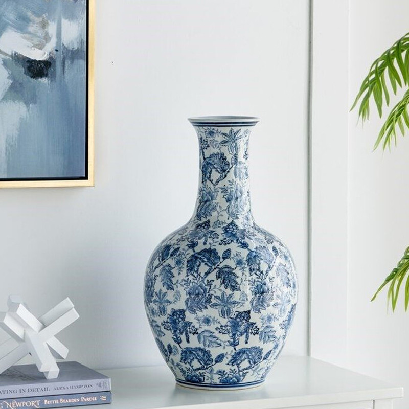 Ваза с классическим узором шинуазри синего цвета Blue & White Ornament