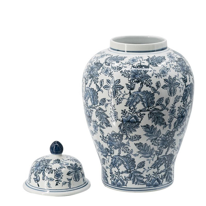 Ваза с крышкой и бело-синим цветочным узором Blue & White Ornament