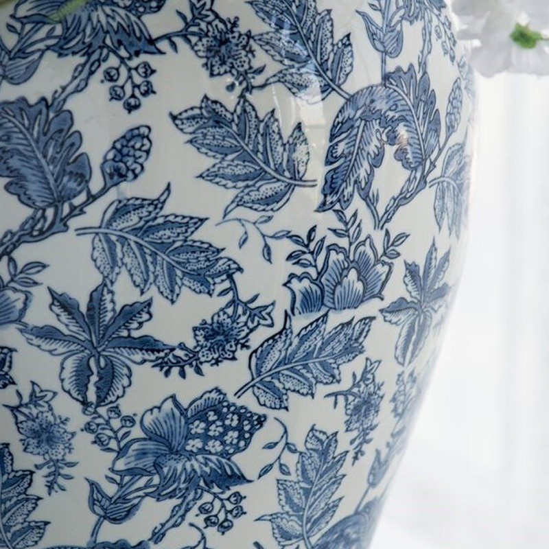 Ваза с крышкой и бело-синим цветочным узором Blue & White Ornament